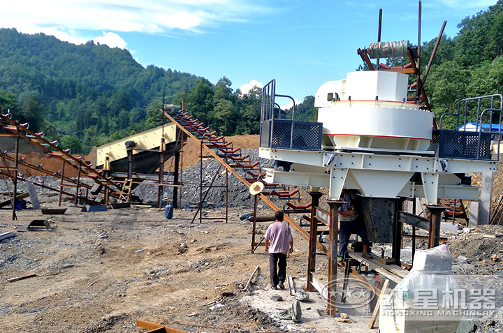 沖擊式制砂機現場作業圖